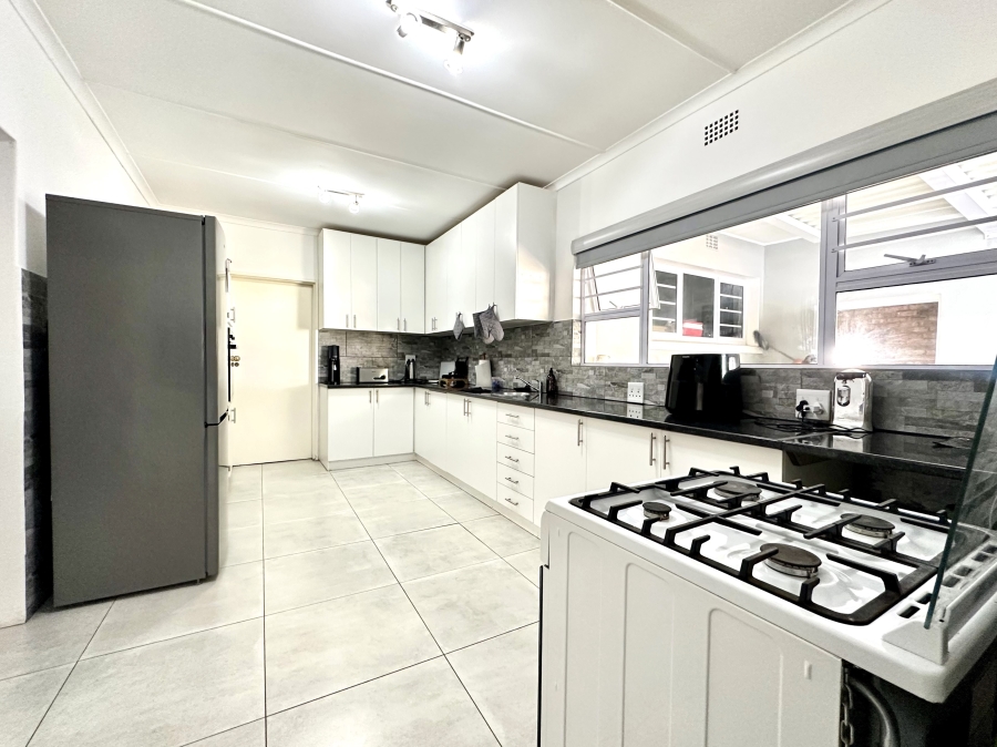 4 Bedroom Property for Sale in Panorama Western Cape